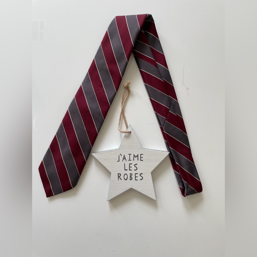 L. S. Ayres & Co. RARE and Vintage Classic Men’s Burgundy and Gray Striped Tie